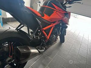 KTM 1290 SUPER DUKE R
