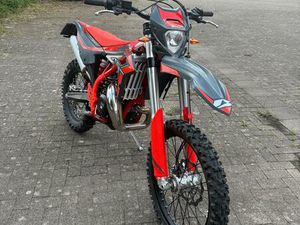 BETA 300 XTRAINER 2025 18 BETRSTD TOP ENDURO