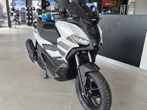 *POSLJEDNJA PRILIKA* APRILIA SR GT 200 BIJELA OPALESCENT *AKCIJA*, 2025 GOD.