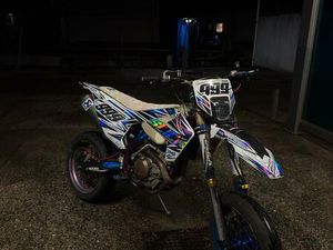 HUSQVARNA FE 450 SUPERMOTO