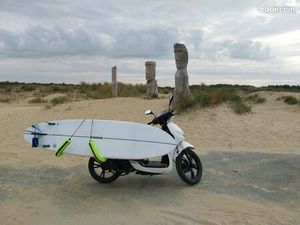 PEUGEOT SCOOTER TWEET 50 DEUX PLACES, PARFAIT ÉTAT 14700 KM + COUVRE JAMBE + SUPPORT SURF PATRACK