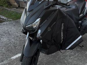 À VENDRE YAMAHA XMAX 400
