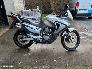 VEND HONDA 650 TRANSALP ANNÉE 2005