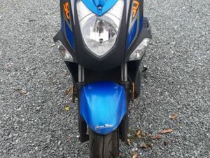 VENDS SCOOTER KYMCO AGILITY 50 CC 4138KMS PRIX EN BAISSE