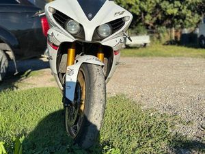 YAMAHA R1 CROSSPLANE