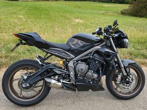 TRIUMPH STREET TRIPLE RS 765