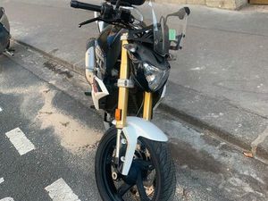 BMW G 310 R