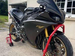 YAMAHA R1 CROOSPLANE 2009