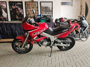 MOTO YAMAHA 125 TDR AVEC SEULEMENT 18900KM