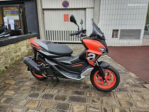 APRILIA SR GT 125