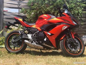 MOTO KAWASAKI NINJA 650