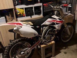 250 YZF 2009 ÉCHANGE OU VEND