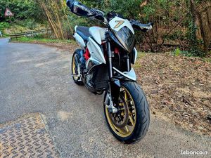 UNIQUE MV AGUSTA RIVALE