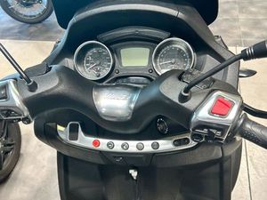 PIAGGIO MP3 400