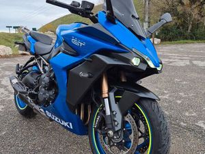 GSXS 1000 GT