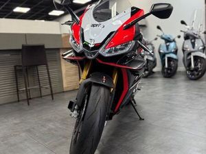APRILIA RSV4 1100 FACTORY SBK 09