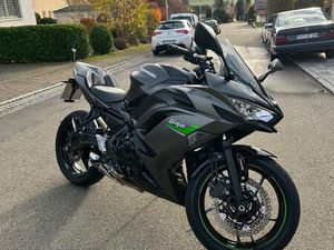 KAWASAKI NINJA 650