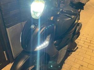 PIAGGIO BEVERLY 350 POLICE — SCOOTERS | PIAGGIO — MARKTPLAATS
