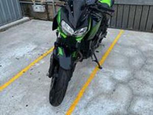 KAWASAKI Z400 (2023)