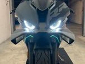 BMW S1000RR 2025