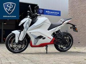 NIEUW: ULTRAVIOLETTE F77 SUPER STREET 100% ELEKTRISCH — MOTOREN | OVERIGE MERKEN — MARKTPLAATS