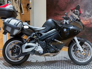 BMW F 800 ST • 2011