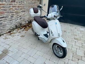VESPA PRIMAVERA 50