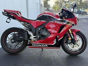 2018 HONDA® CBR600RR