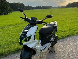 PEUGEOT SPEEDFIGHT 4 - NEUWERTIG - 2 TAKT - NUR 655KM