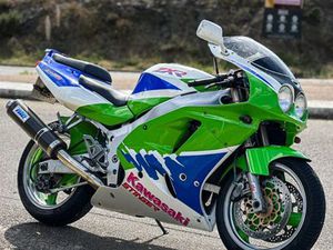 KAWASAKI ZXR 750