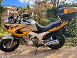 MOTO 850 TDM . ÉTAT EXCEPTIONNEL