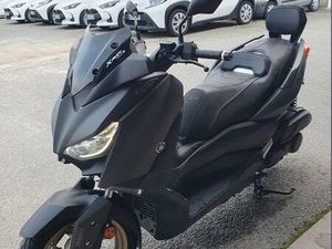 YAMAHA XMAX