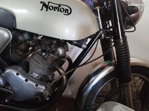 NORTON COMMANDO