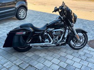 HARLEY-DAVIDSON STREET GLIDE