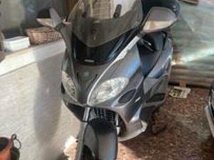 PIAGGIO X9