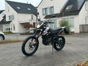 APRILIA RX125 A1, EERSTE EIGENAAR, ARROW UITLAAT, USB, ABS — MOTOREN | APRILIA — MARKTPLAATS