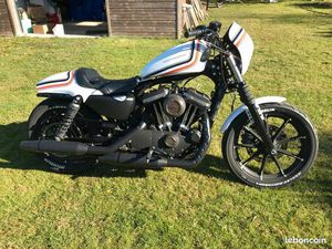 HARLEY DAVIDSON IRON SPORTSTER 883