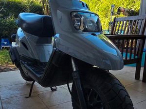 SCOOTER MBK SPIRIT GRIS – EXCELLENT ÉTAT – 15 300 KM – 2 500 (NÉGOCIABLE)