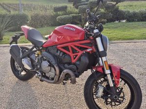 DUCATI MONSTER 821