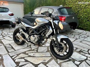 SUZUKI SV 650 GLADIUS