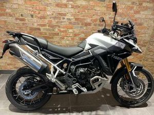 TRIUMPH TIGER 900 888 CC