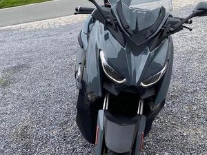 ② YAMAHA XMAX 300 TECH MAX 2022