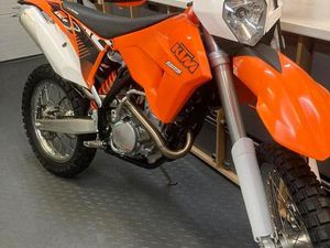 ② KTM 250 EXC-F