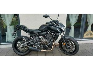 YAMAHA MT-07 5.007 KM EZ 2018 SHARK AUSPUFF TOP GEPFLEGT MT07