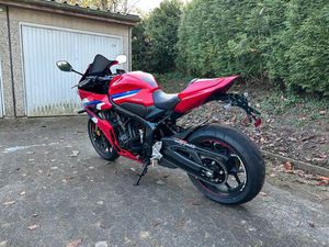 HONDA CBR650R E-CLUTCH, SPRTPAKET, GRIFFHEIZUNG, 169KM