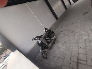 ПРОДАВАМ СКУТЕР APRILIA SCARABEO 100 CC →