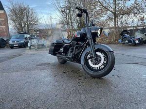 HARLEY-DAVIDSON ROAD KING