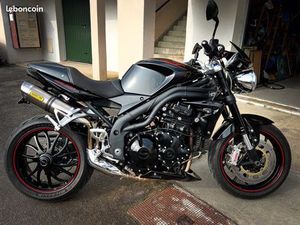 TRIUMPH SPEED TRIPLE 1050 – ÉDITION LIMITÉE JOHN BLOOR (200 EX.) – 2009 – 29 000 KM