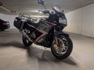 YAMAHA FZ 750 GENESIS