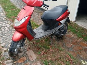 PEUGEOT VIVACITY 50 CC ROUGE (2007)